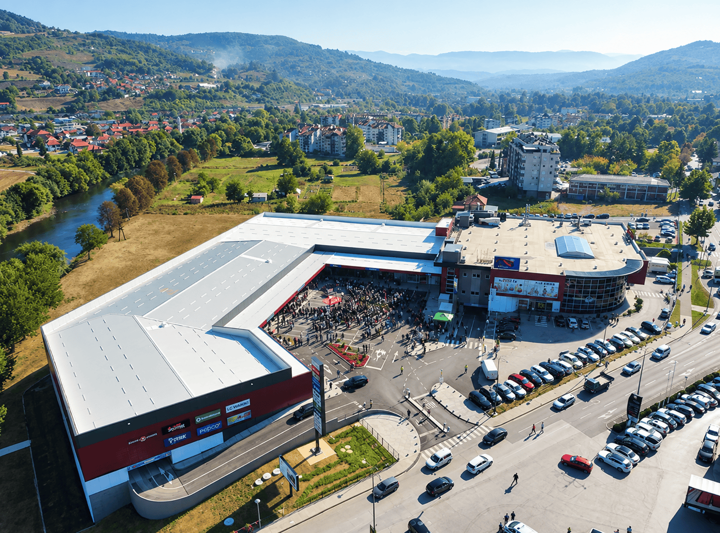 EDGE d.o.o. Successfully Completes the Opening of S Centar Retail Park in Visoko